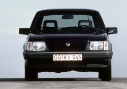 Ascona C Pressefotos